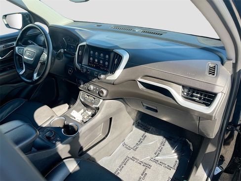 Used 2023 GMC Terrain SLT image 28