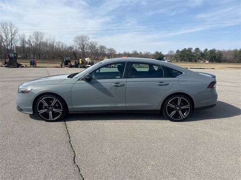 Used 2023 Honda Accord Sport image 10