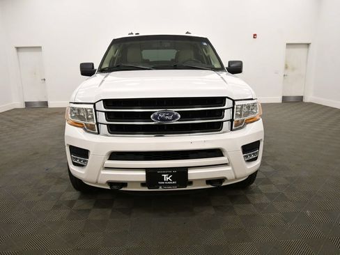 Used 2017 Ford Expedition XLT w/ Equipment Group 202A AWD/4WD image 11