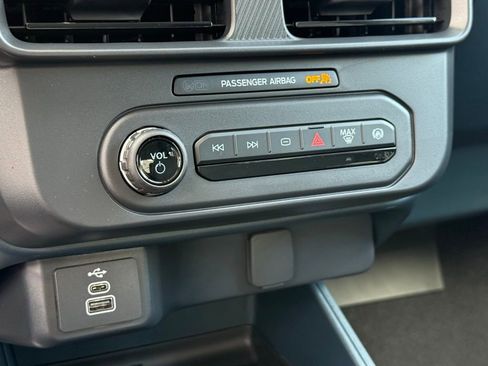 New 2025 Ford Maverick XL image 10