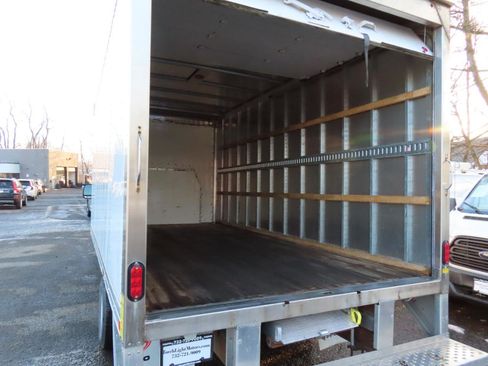 Used 2017 Ford E-350 and Econoline 350 Super Duty w/ Power Windows & Locks Group image 8