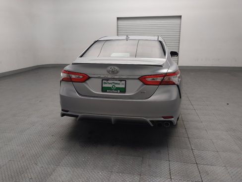 Used 2020 Toyota Camry SE FWD image 7