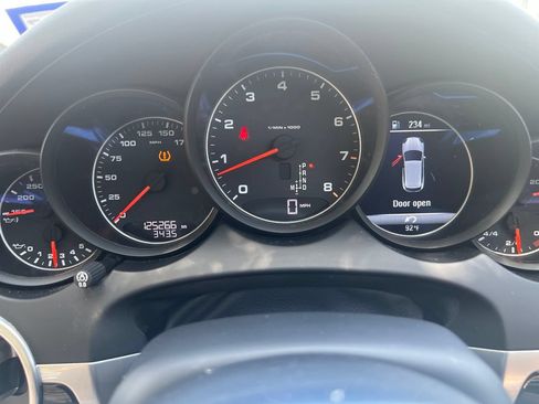 Used 2016 Porsche Cayenne AWD/4WD image 10