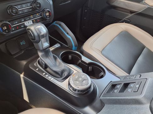 Used 2023 Ford Bronco Wildtrak AWD/4WD image 26