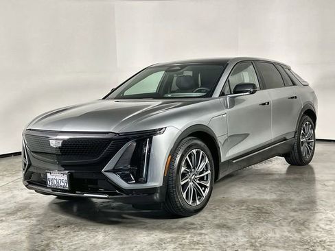 Used 2026 Cadillac Lyriq Sport AWD/4WD image 4