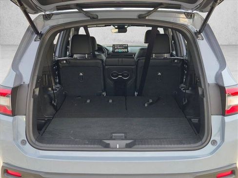 Used 2025 Honda Pilot Black Edition image 6