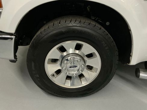 Used 2010 Ford F250 Lariat image 29