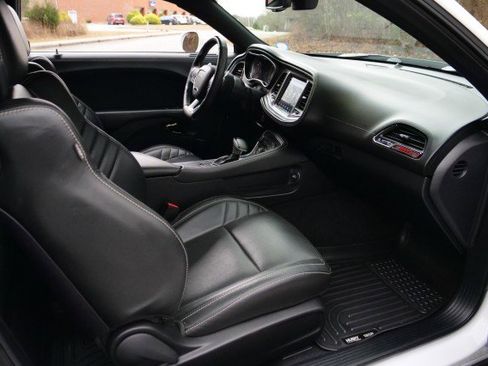 Used 2020 Dodge Challenger SRT Hellcat w/ Plus Package image 37