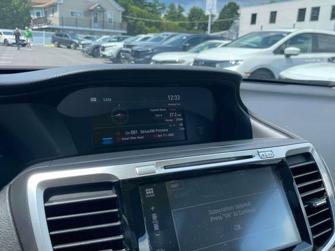 Used 2016 Honda Accord Touring image 28