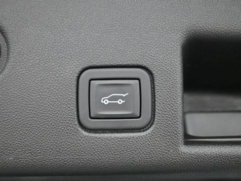 Used 2023 Chevrolet Equinox RS w/ RS Leather Package AWD/4WD image 15