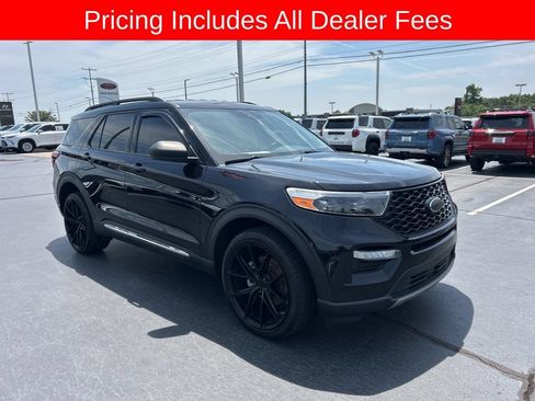 Used 2020 Ford Explorer XLT w/ Equipment Group 202A AWD/4WD image 23