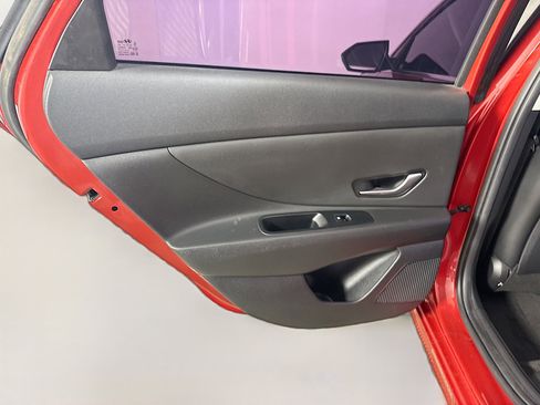 Used 2021 Hyundai Elantra Limited FWD image 26