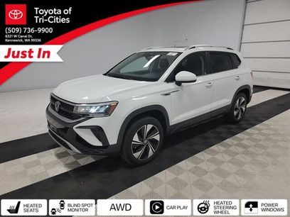 Used 2023 Volkswagen Taos SE w/ Panoramic Sunroof Package