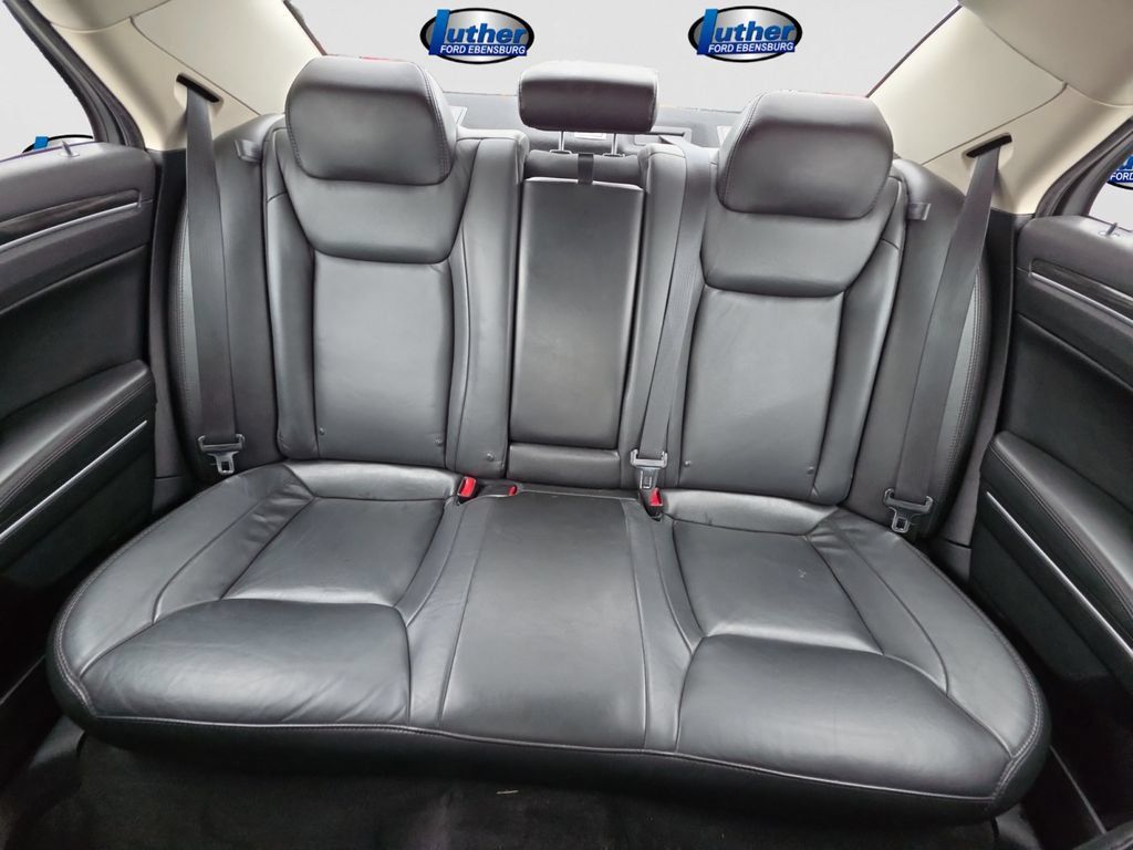 Used 2016 Chrysler 300 Limited RWD image 26