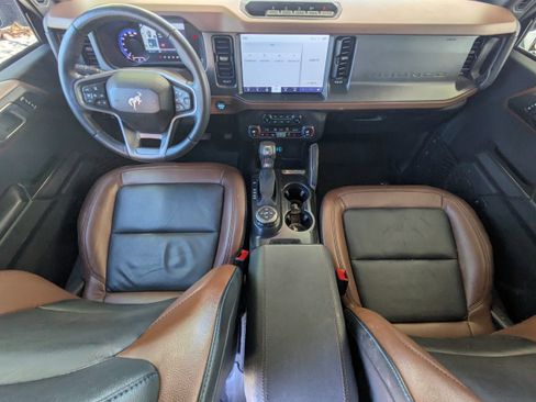 Used 2024 Ford Bronco Outer Banks w/ Sasquatch Package AWD/4WD image 14