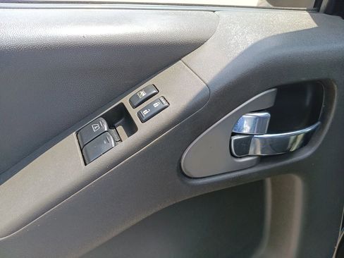 Used 2012 Nissan Frontier SV RWD image 21