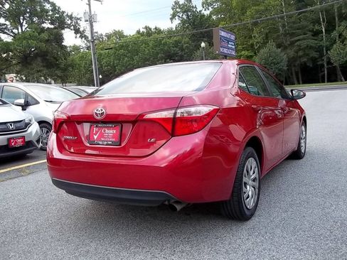 Used 2018 Toyota Corolla LE w/ Carpet Mat Package (TMS) FWD image 2