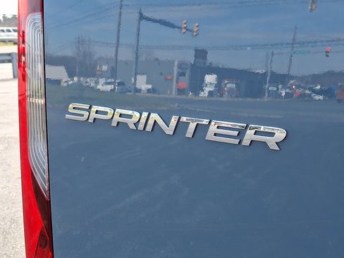 Used 2024 Mercedes-Benz Sprinter 144 Cargo image 29