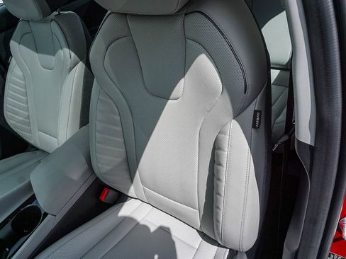 Certified 2025 Hyundai Elantra Limited image 20