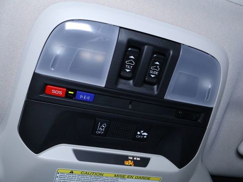 Used 2019 Subaru Crosstrek Hybrid w/ Moonroof Package w/Navigation image 26