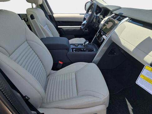 New 2026 Land Rover Discovery S AWD/4WD image 10