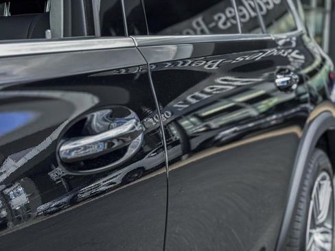New 2026 Mercedes-Benz GLS 450 4MATIC image 16