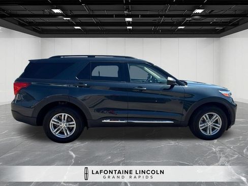 Used 2023 Ford Explorer XLT w/ Equipment Group 202A AWD/4WD image 6