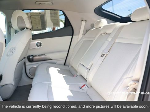 Used 2025 Genesis GV60 Advanced image 35