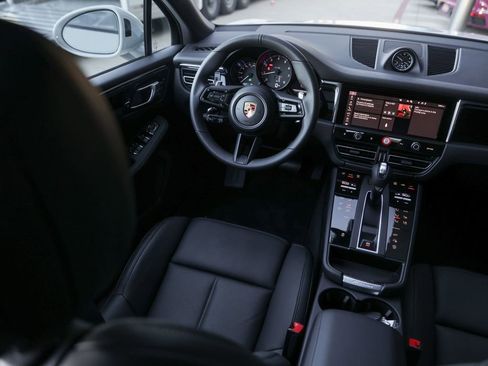 New 2026 Porsche Macan image 37