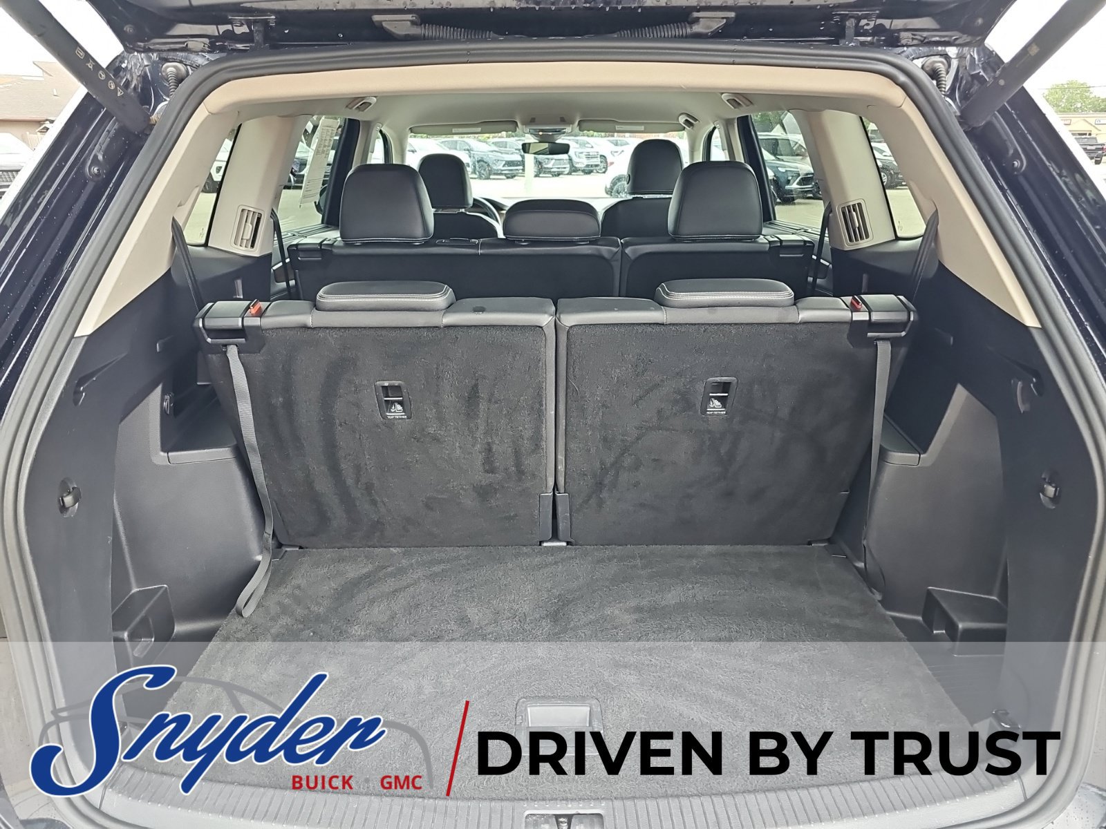 Used 2024 Volkswagen Atlas SE FWD image 28