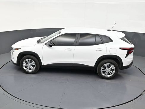 Used 2026 Chevrolet Trax LS FWD image 13