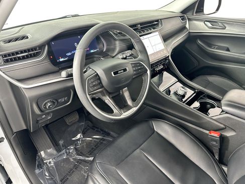 Used 2023 Jeep Grand Cherokee L Limited w/ Black Appearance Package image 9