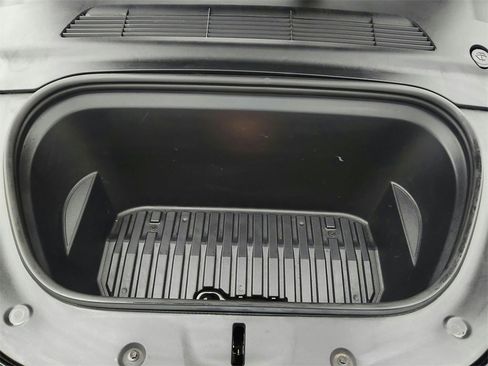 Used 2023 Tesla Model Y Long Range image 32