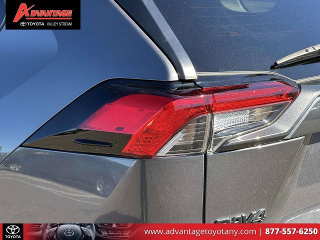 Used 2023 Toyota RAV4 XLE Premium AWD/4WD image 14