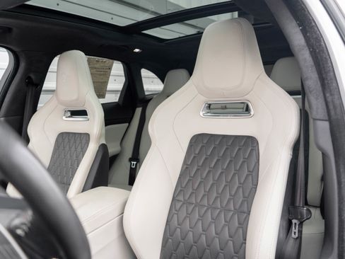 Used 2019 Jaguar F-PACE SVR AWD/4WD image 9