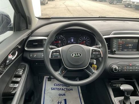 Used 2020 Kia Sorento LX image 17