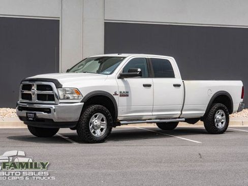 Used 2015 RAM 3500 SLT AWD/4WD image 2