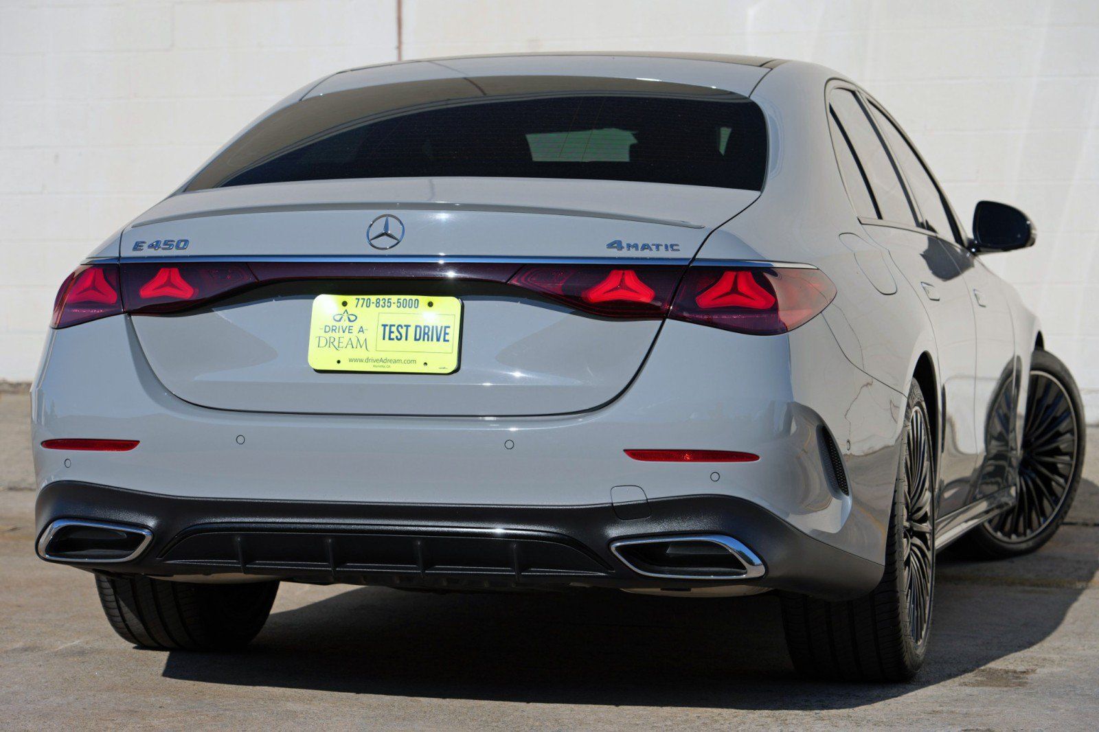 Used 2024 Mercedes-Benz E 450 4MATIC Sedan w/ MBUS Superscreen Package image 5