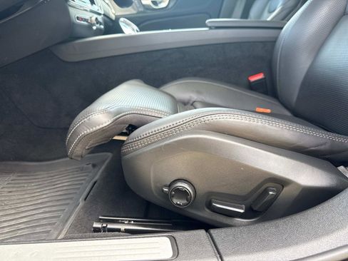 Used 2025 Volvo V60 B5 Cross Country Ultra w/ Climate Package image 19