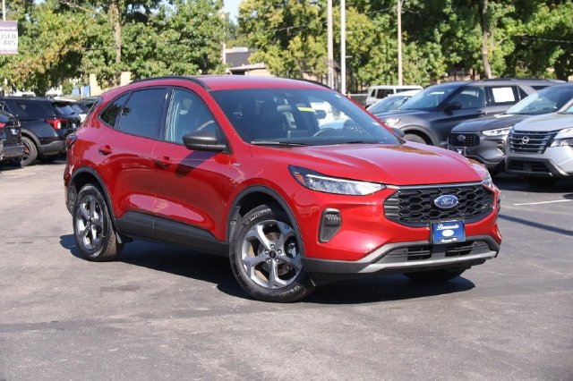 Certified 2025 Ford Escape ST-Line AWD/4WD image 2