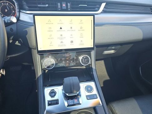 Used 2024 Jaguar F-PACE R-Dynamic S image 43