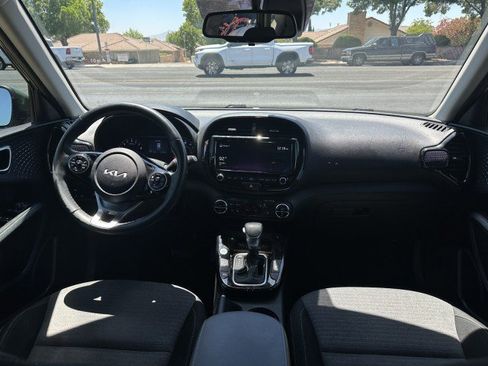 Used 2022 Kia Soul EX FWD image 16