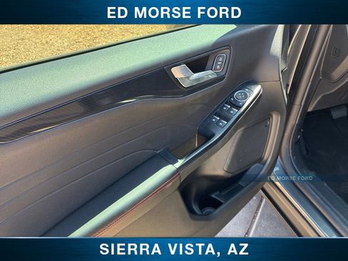 Certified 2025 Ford Escape ST-Line AWD/4WD image 12