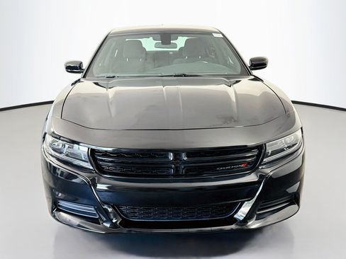 Used 2023 Dodge Charger SXT RWD image 2
