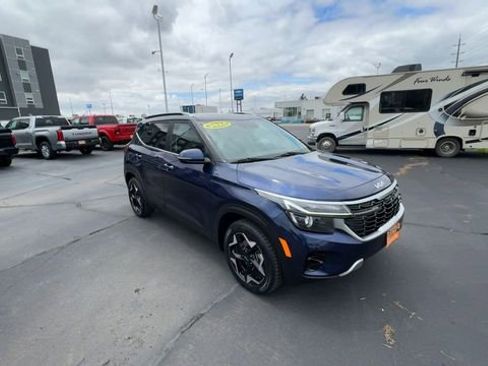 Used 2024 Kia Seltos EX AWD/4WD image 2