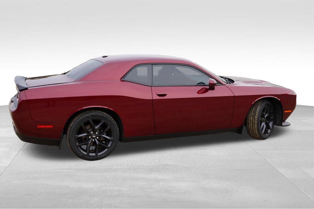 Certified 2022 Dodge Challenger SXT w/ Driver Convenience Group RWD image 4