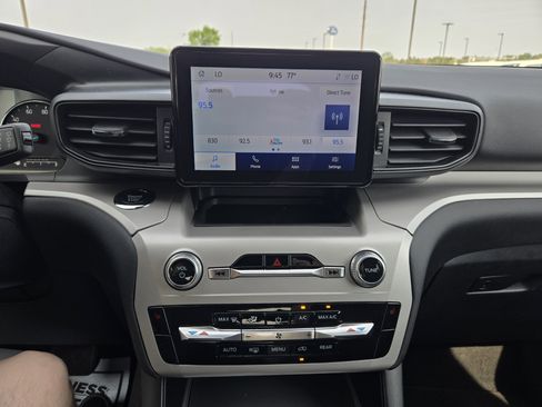 Certified 2023 Ford Explorer XLT w/ Class IV Trailer Tow Package image 23