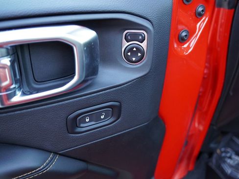 Certified 2025 Jeep Wrangler Unlimited Sahara w/ Safety Group image 23