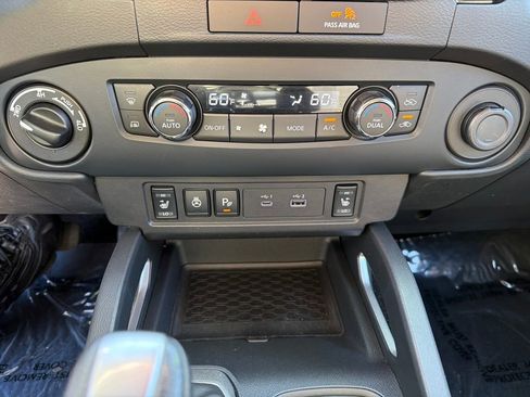 Used 2022 Nissan Frontier SV image 28