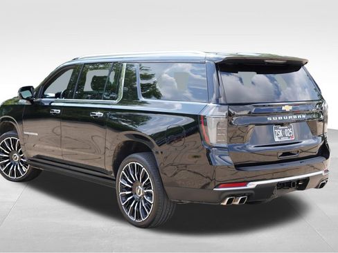 Certified 2026 Chevrolet Suburban High Country AWD/4WD image 7